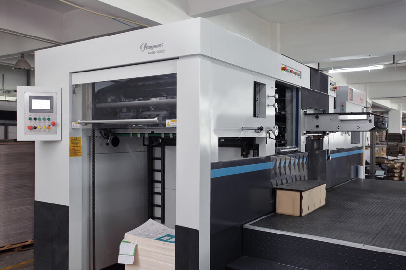 Automatically Die Cutting Machine in C MIC Packaging
